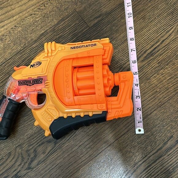 Nerf Doomlands Negotiator with Darts - Picture 5 of 5